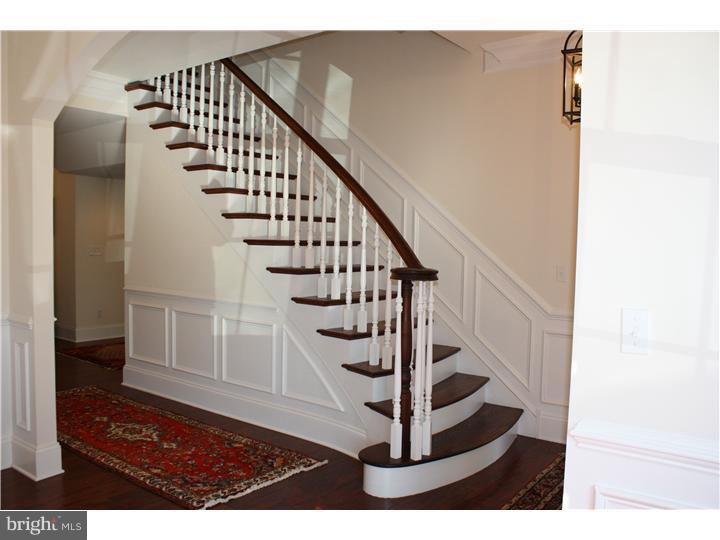 637 Eagle Road Wayne, PA 19087 - Photo 2 of 25