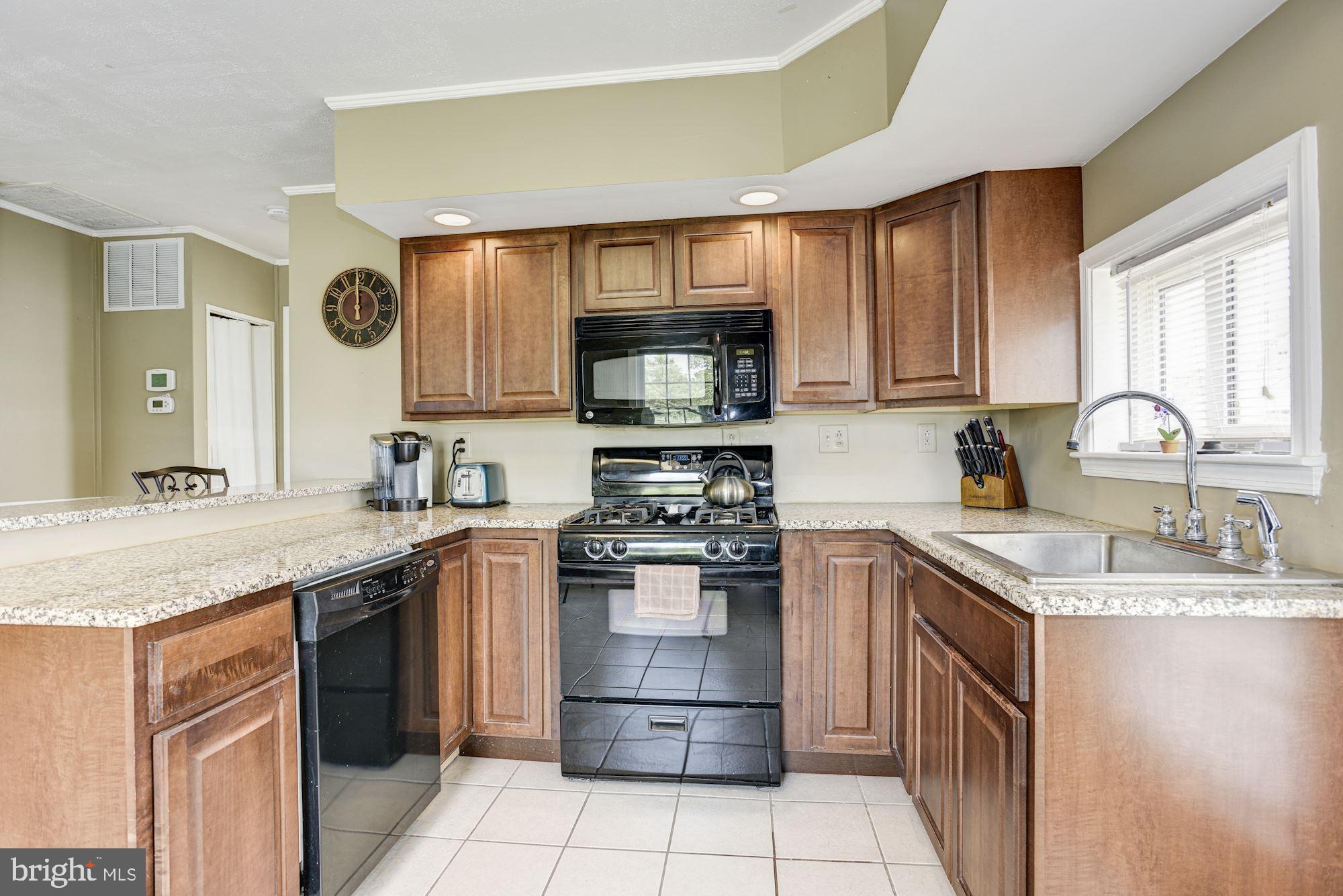 1821 Kitty Hawk Road Baltimore, MD 21221 - Photo 9 of 25 Kitchen
