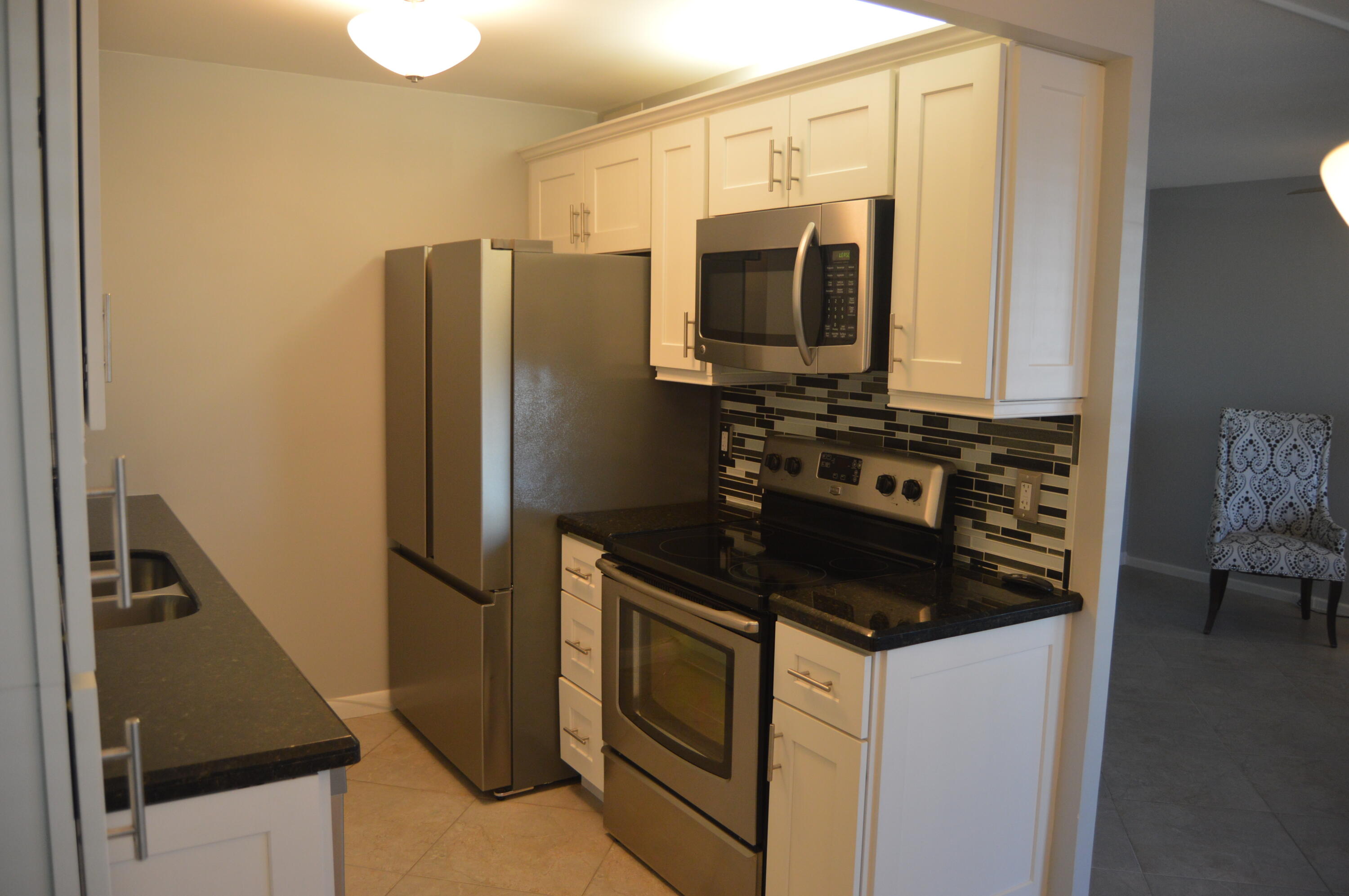 1027 Exeter, Unit 1027 Boca Raton, FL 33434 - Photo 13 of 37 DSC_0015