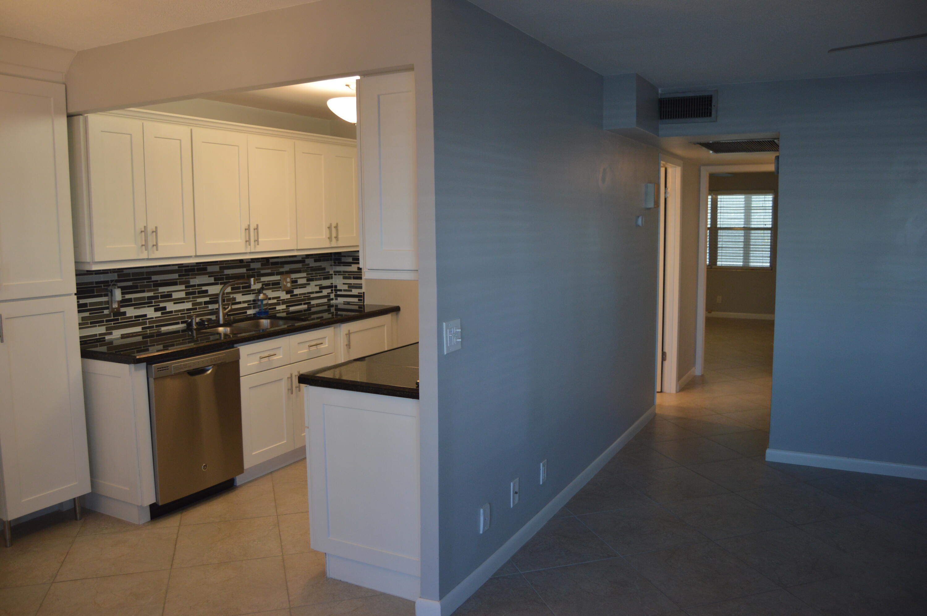 1027 Exeter, Unit 1027 Boca Raton, FL 33434 - Photo 15 of 37 DSC_0016