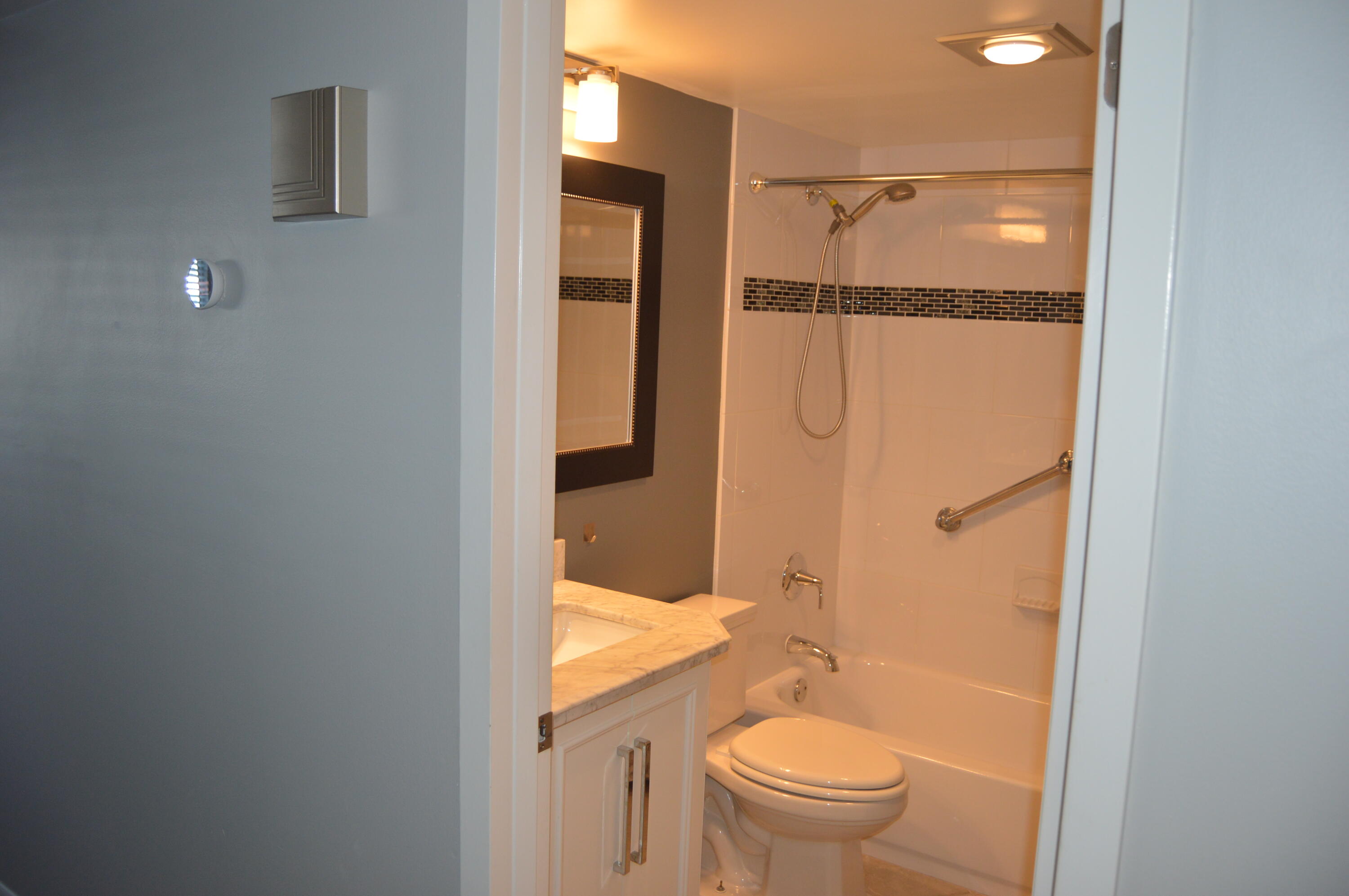 1027 Exeter, Unit 1027 Boca Raton, FL 33434 - Photo 17 of 37 DSC_0024