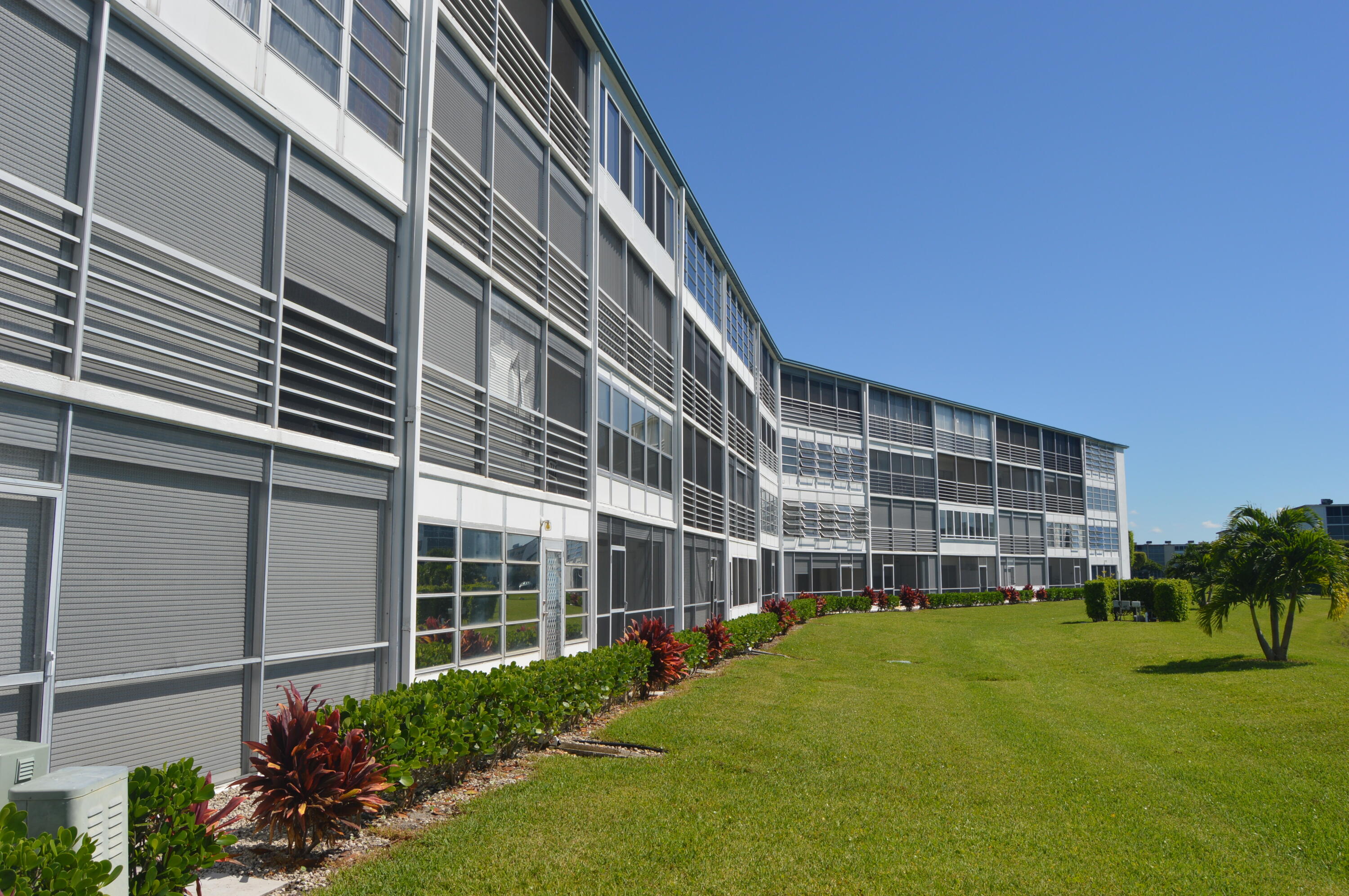 1027 Exeter, Unit 1027 Boca Raton, FL 33434 - Photo 29 of 37 DSC_0042