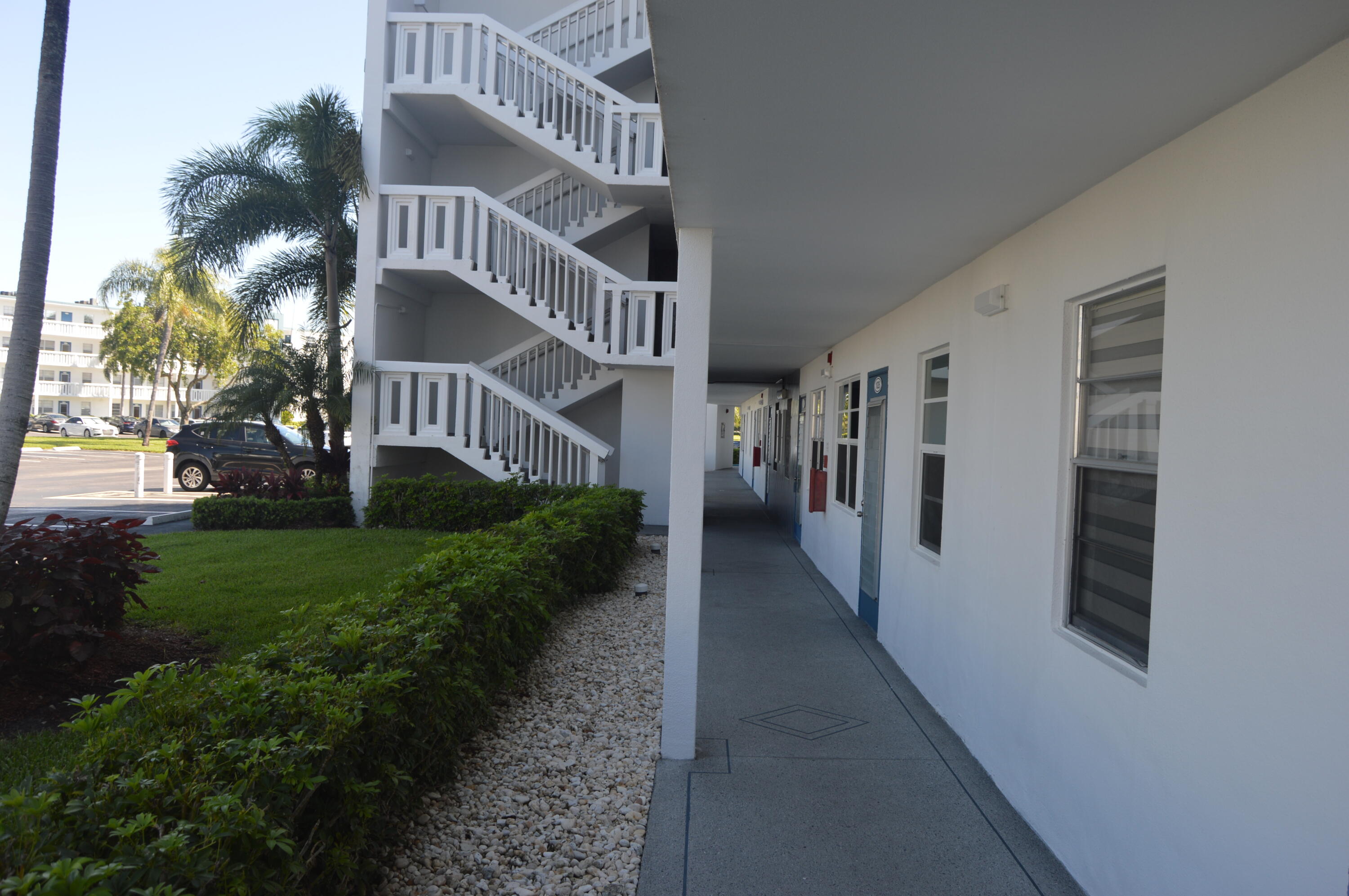 1027 Exeter, Unit 1027 Boca Raton, FL 33434 - Photo 5 of 37 DSC_0056