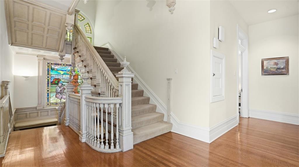 5435 Dunmoyle Street Pittsburgh, PA 15232 - Photo 23 of 50 UPPER LEVEL HALL