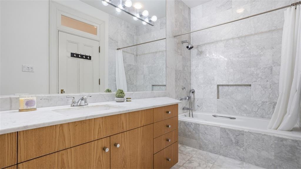 5435 Dunmoyle Street Pittsburgh, PA 15232 - Photo 35 of 50 2ND FLOOR BATH
