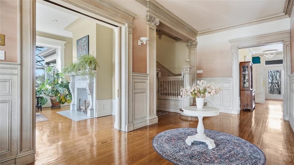 5435 Dunmoyle Street Pittsburgh, PA 15232 - Photo 7 of 50 FOYER