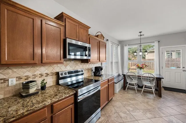 $350,000 | 12013 Rowsley Lane, Burleson, TX 76028