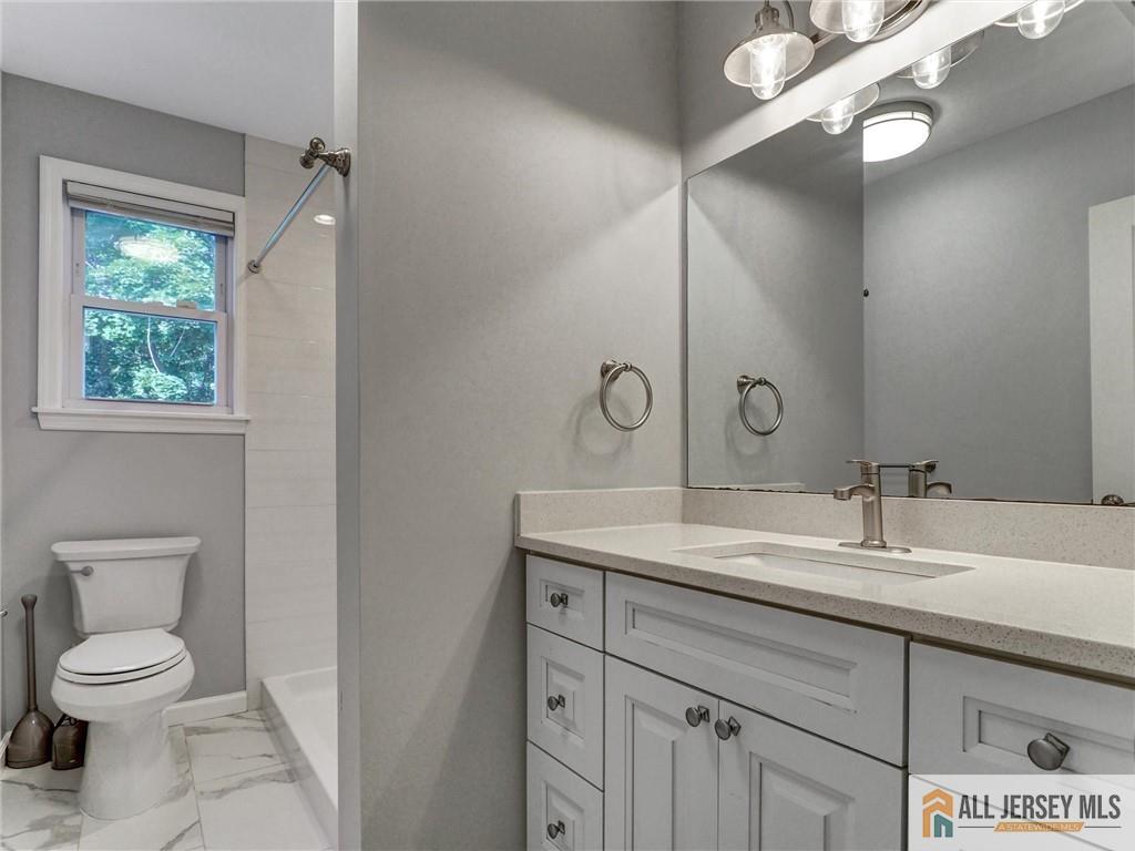 170 Prospect Avenue Edison, NJ 08817 - Photo 23 of 45