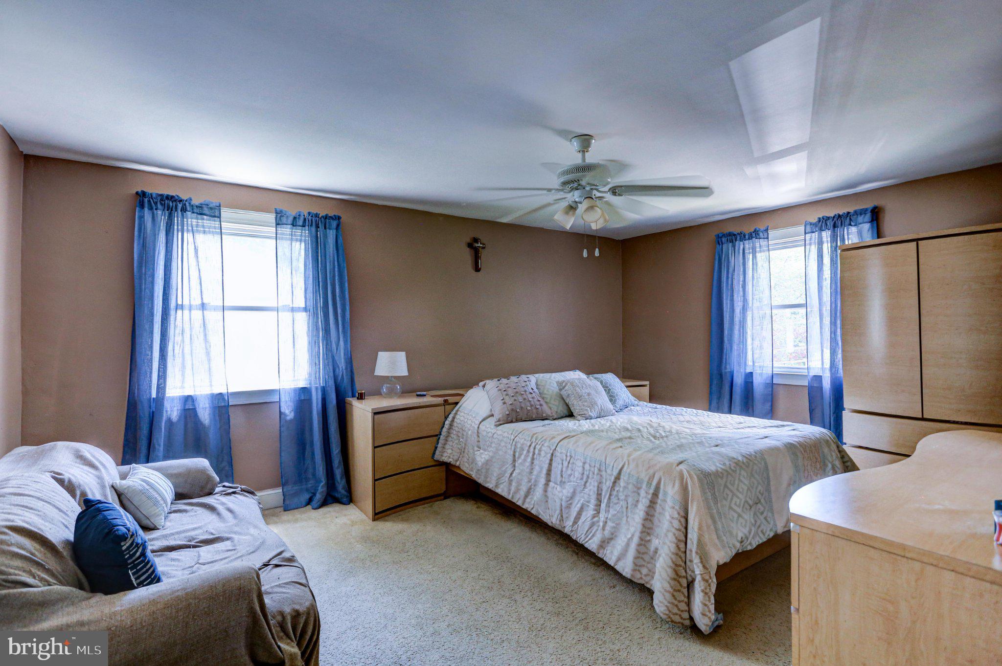 125 West Thomson Avenue Springfield, PA 19064 - Photo 30 of 41 Serene bedroom with natural light.