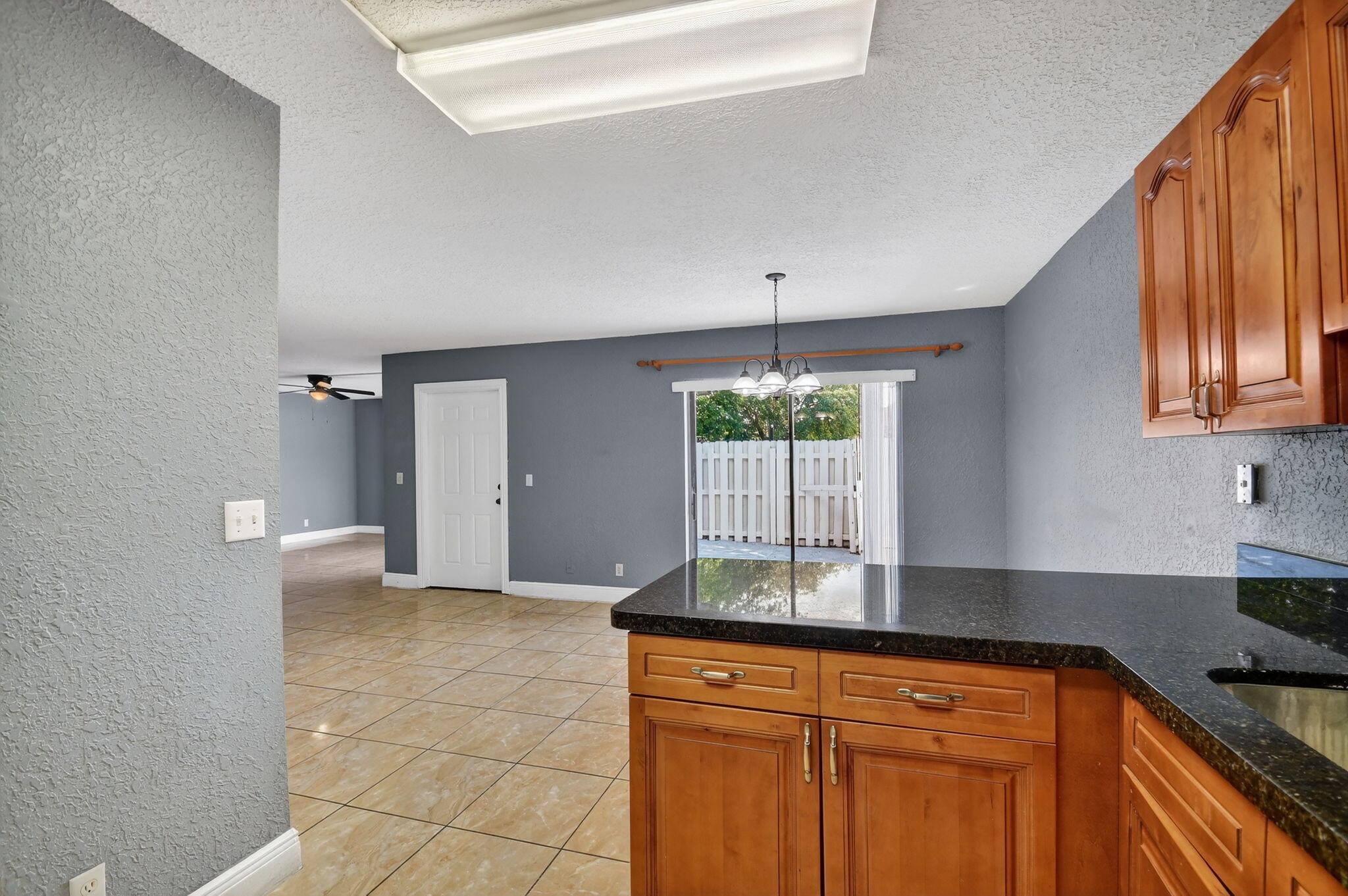 320 Woodland Road Palm Springs, FL 33461 - Photo 16 of 49 17-web-or-mls-DSC_4831