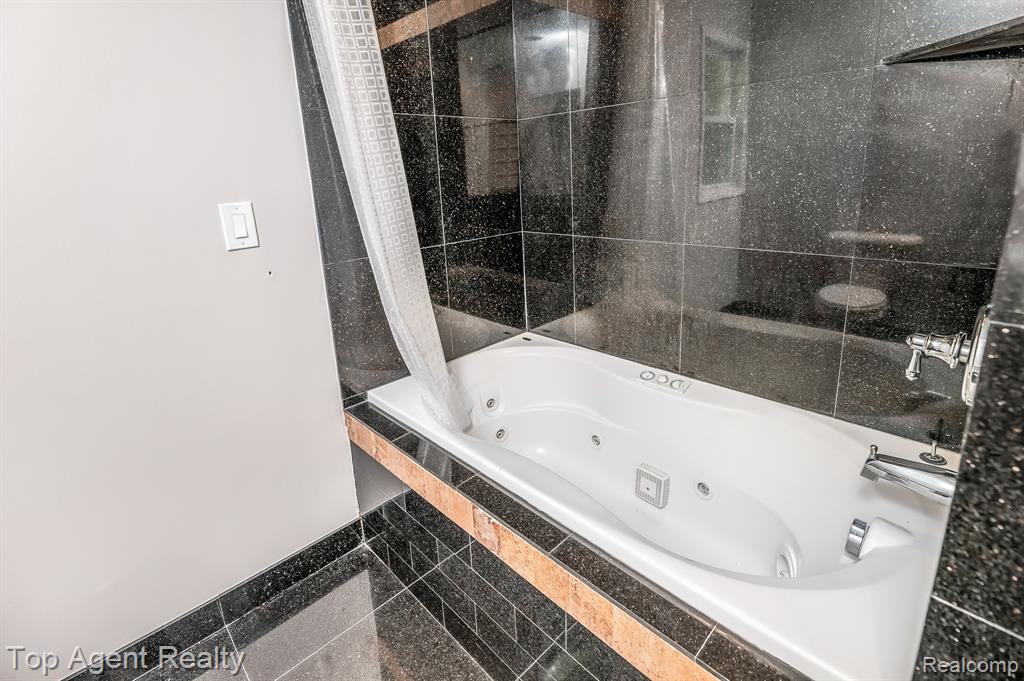 110 Wabash Road Rochester Hills, MI 48307 - Photo 20 of 35