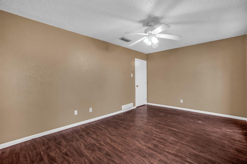 1025 Terrace Trail Carrollton, TX 75006 - Photo 4 of 16