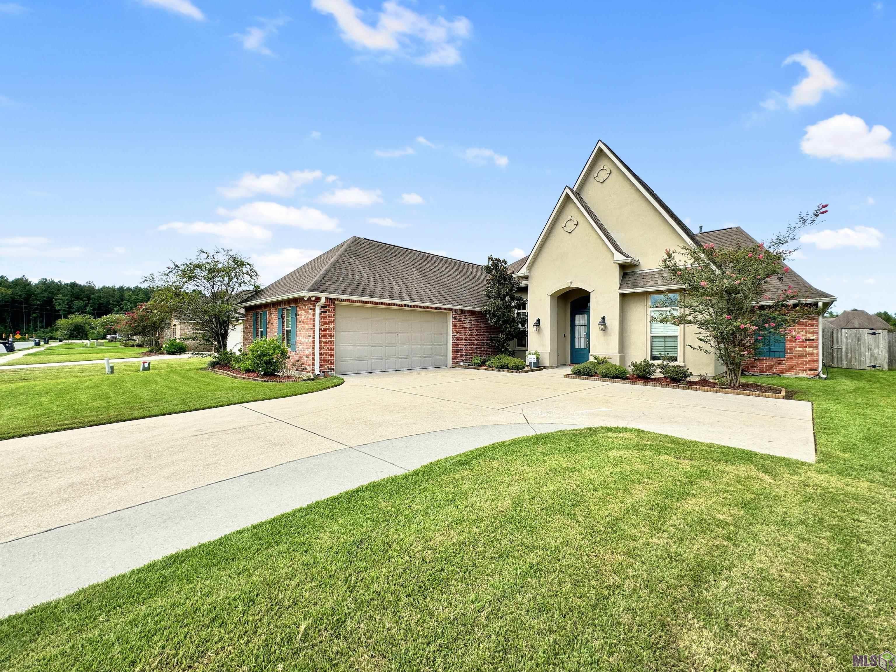 20357 Chaumont Avenue Baton Rouge, LA 70817 - Photo 2 of 26