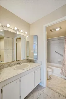 $199,000 | 1300 Northeast Miami Gardens Drive, Unit 320E, Miami, FL 33179