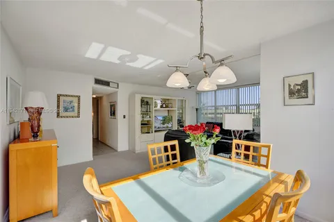 $199,000 | 1300 Northeast Miami Gardens Drive, Unit 320E, Miami, FL 33179