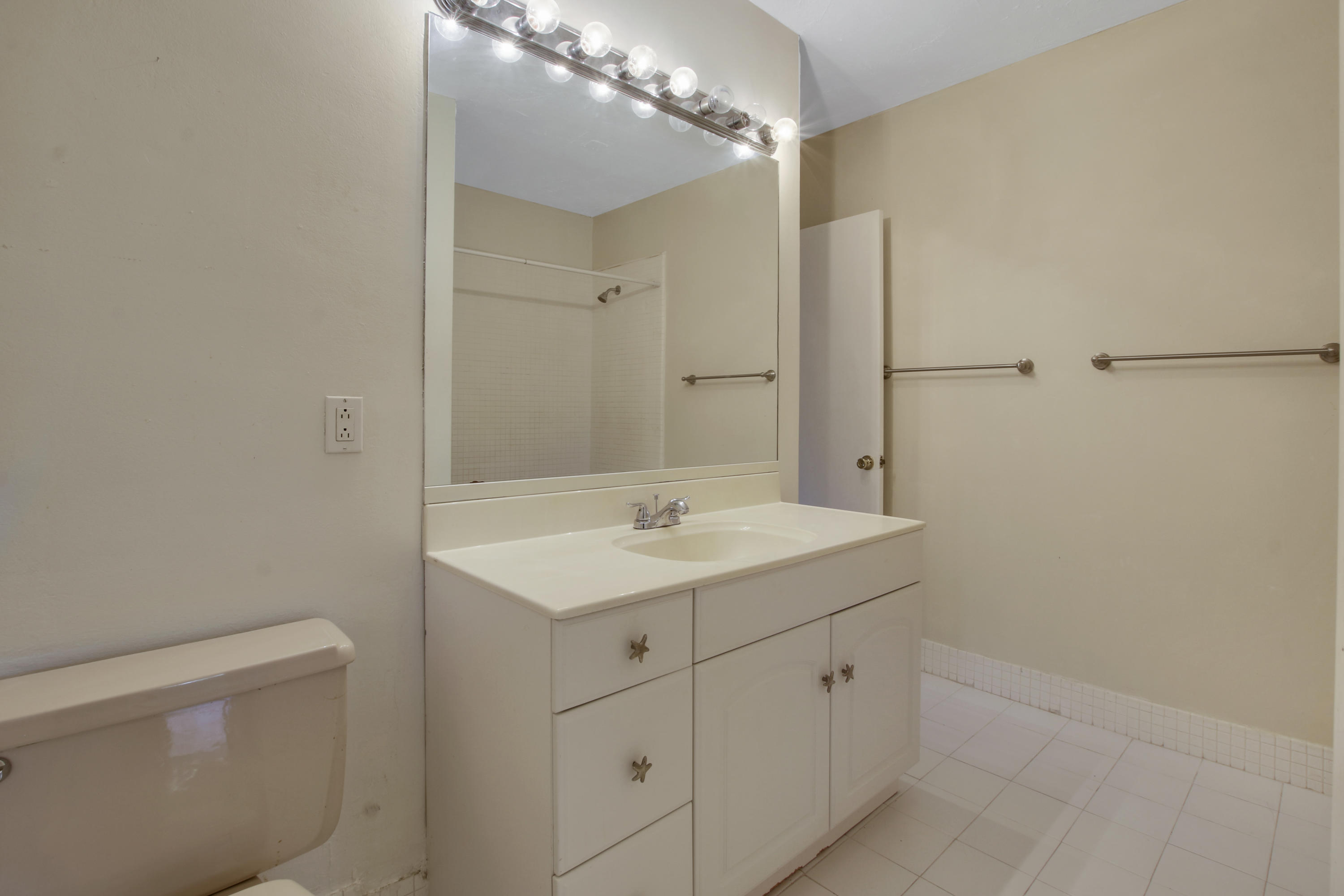 91 Willow Road, Unit 105 Tequesta, FL 33469 - Photo 14 of 24 House-20