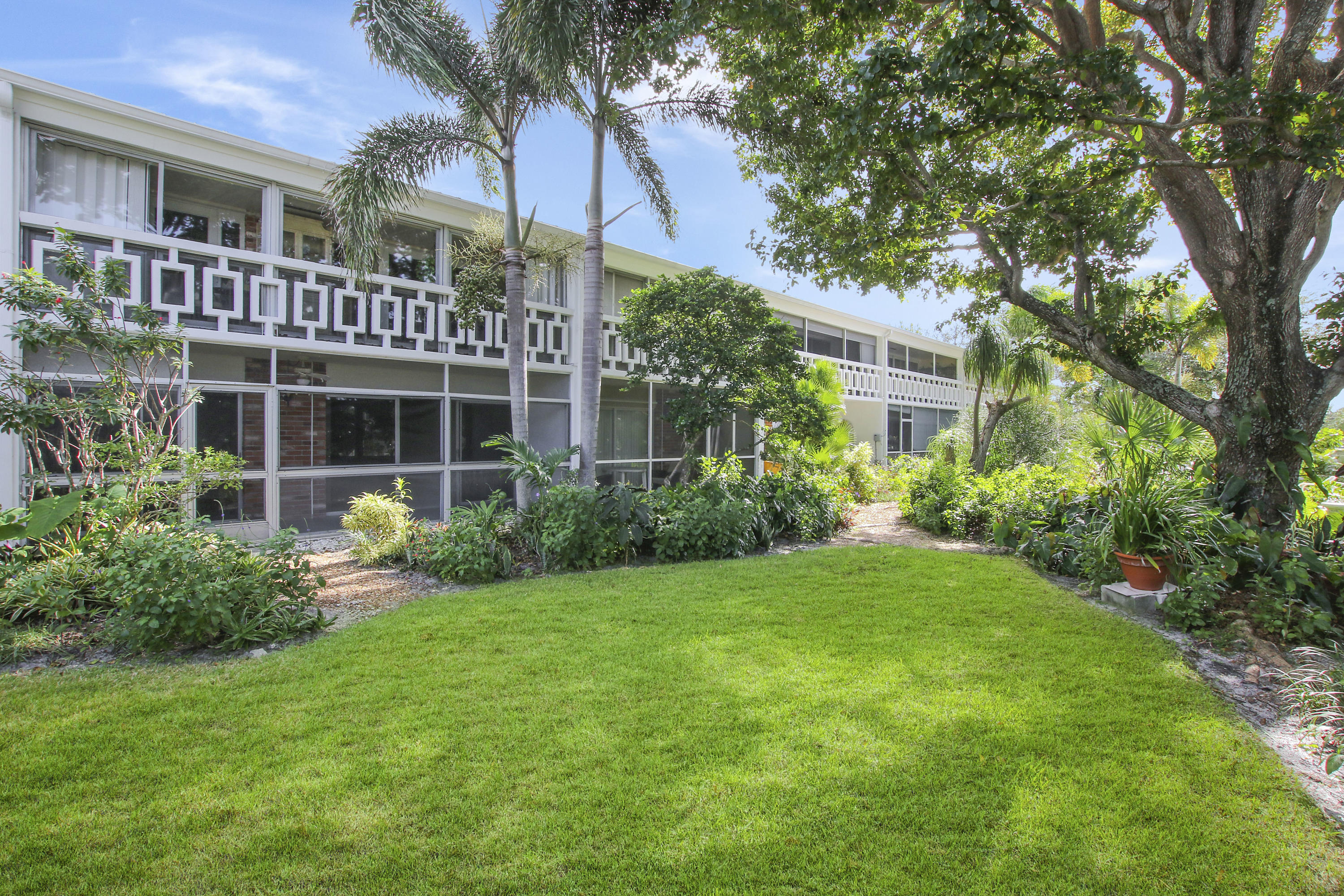 91 Willow Road, Unit 105 Tequesta, FL 33469 - Photo 19 of 24 House-75