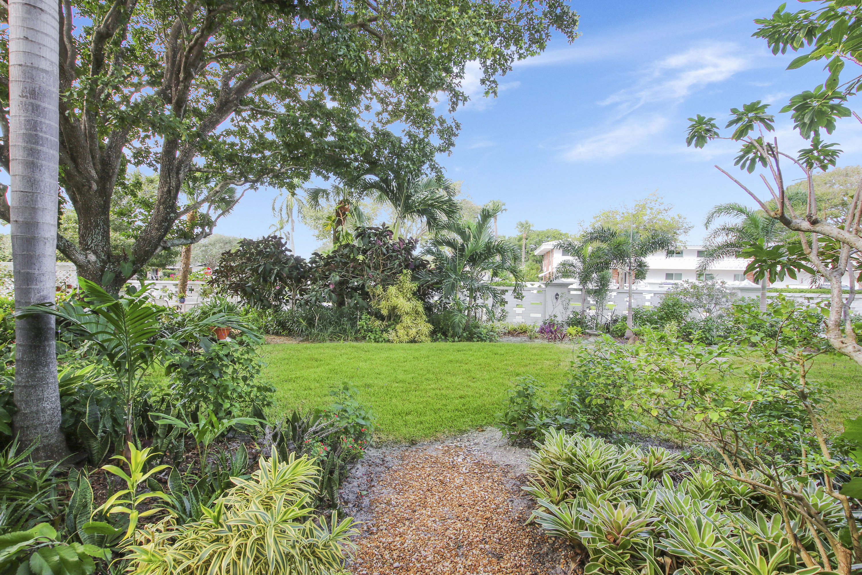 91 Willow Road, Unit 105 Tequesta, FL 33469 - Photo 20 of 24 House-76