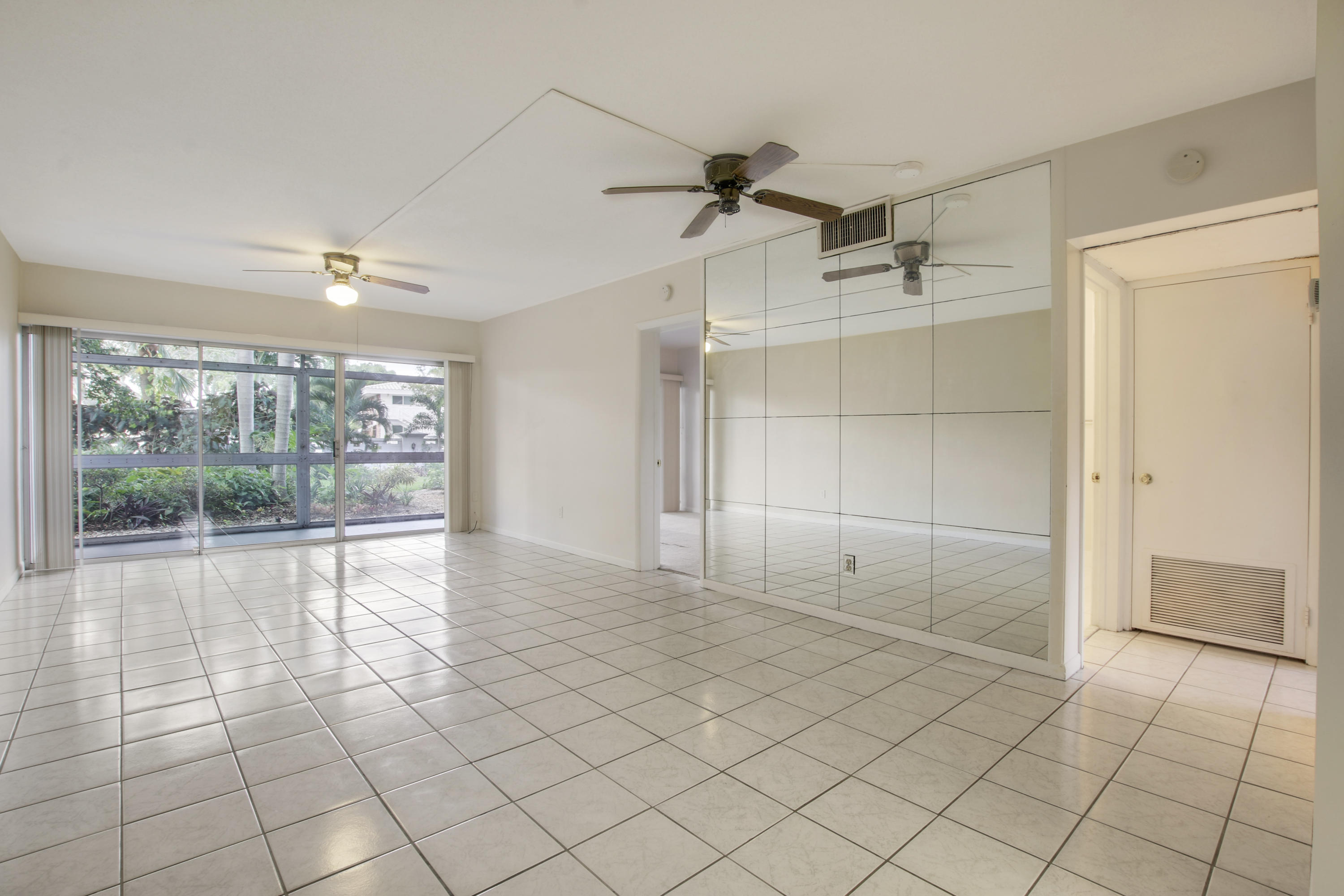 91 Willow Road, Unit 105 Tequesta, FL 33469 - Photo 6 of 24 House-25
