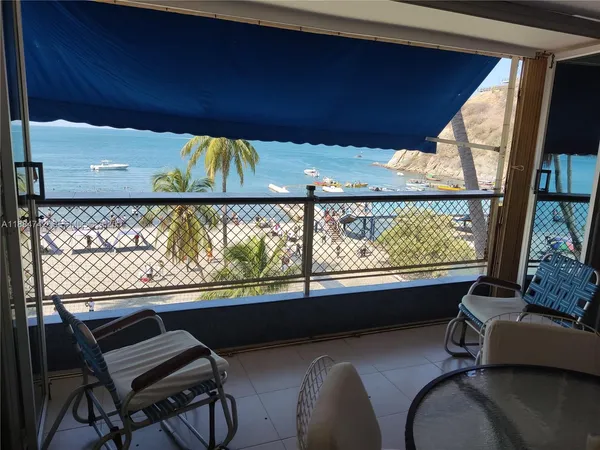 a view of a outdoor space with seating area