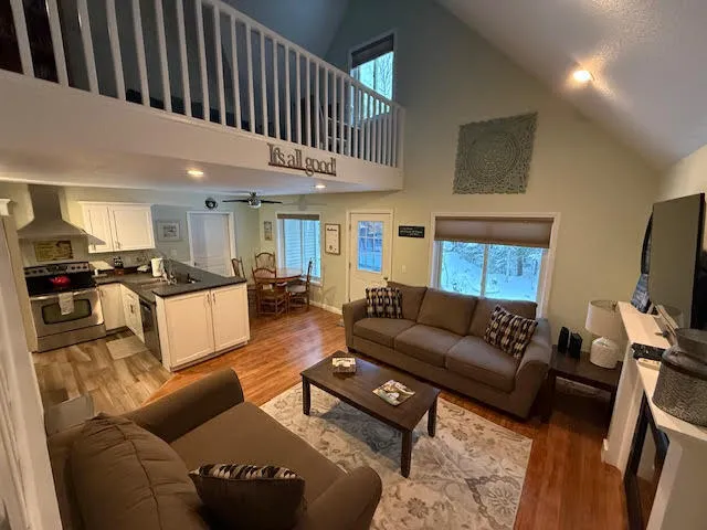 $624,900 | 7500 Nine Mile Point Drive, Charlevoix, MI 49720