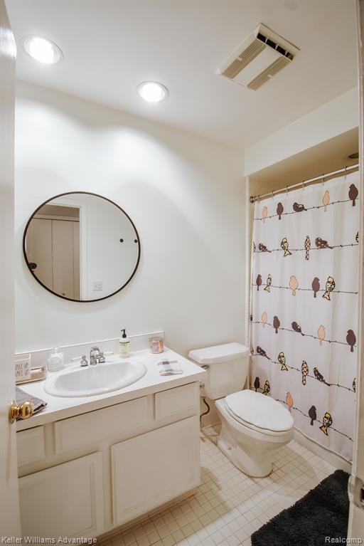 29632 Middlebelt Road, Unit 2704 Farmington Hills, MI 48334 - Photo 9 of 19