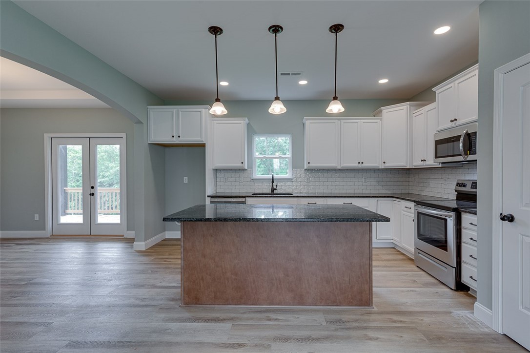244 Inlet Pointe Drive Anderson, SC 29625 - Photo 9 of 39