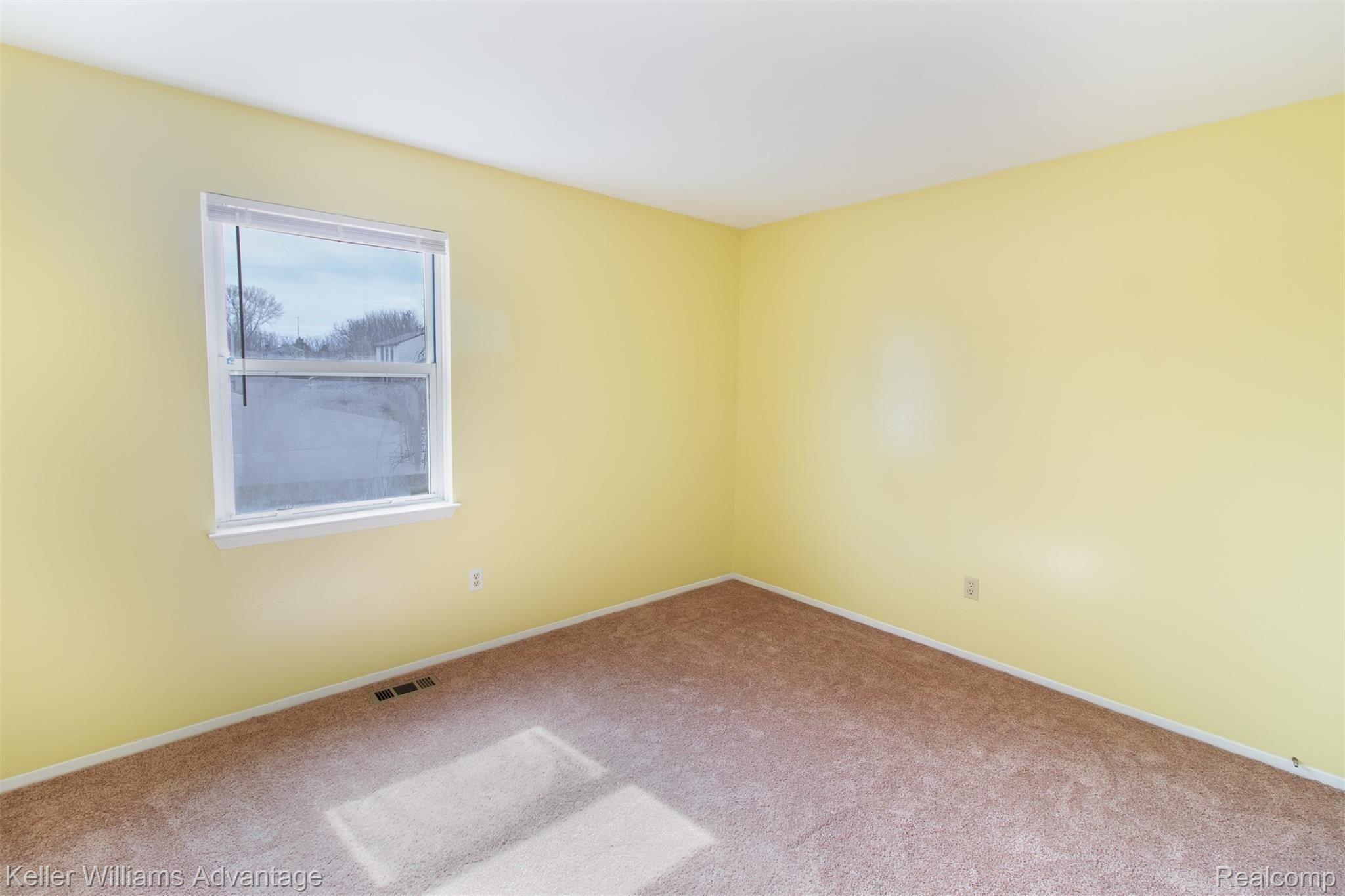 29006 Burning Tree Lane Romulus, MI 48174 - Photo 22 of 41 BurningTreen_29006_BedB_01.jpg