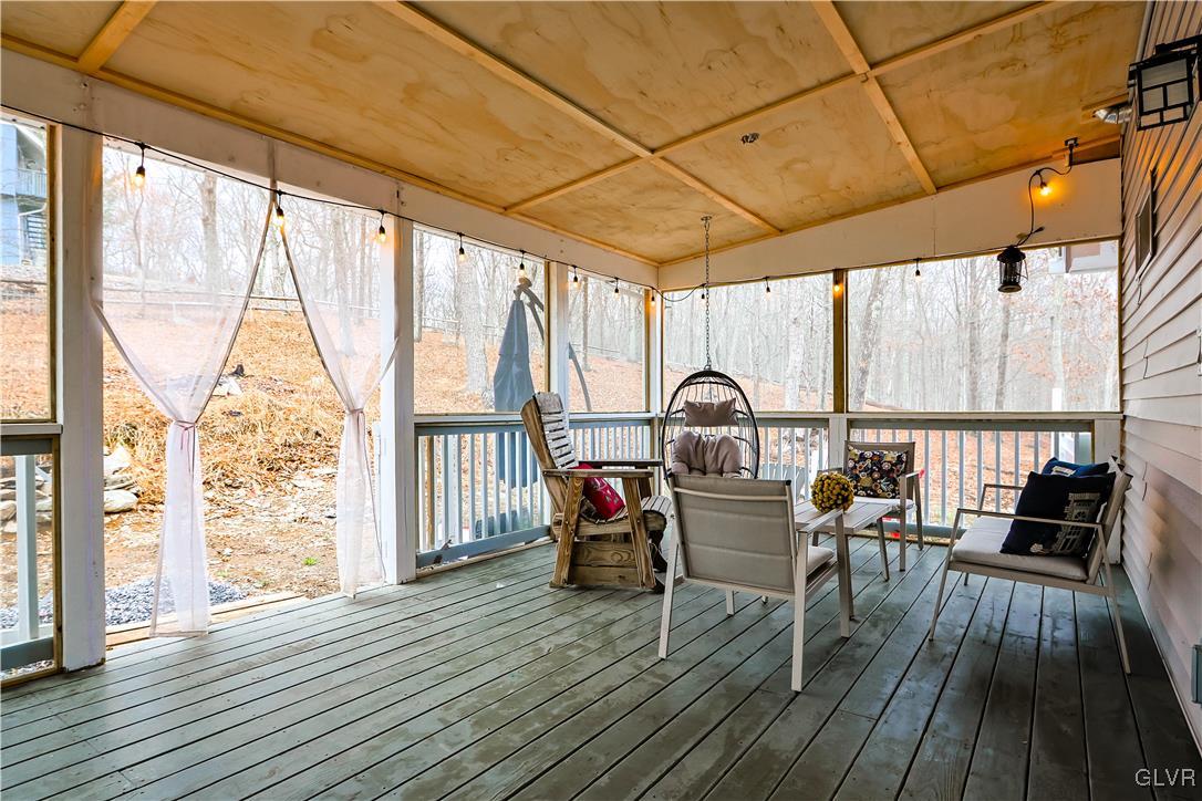 112 Sparrow Loop Bushkill, PA 18324 - Photo 31 of 35 Gallery Image 31