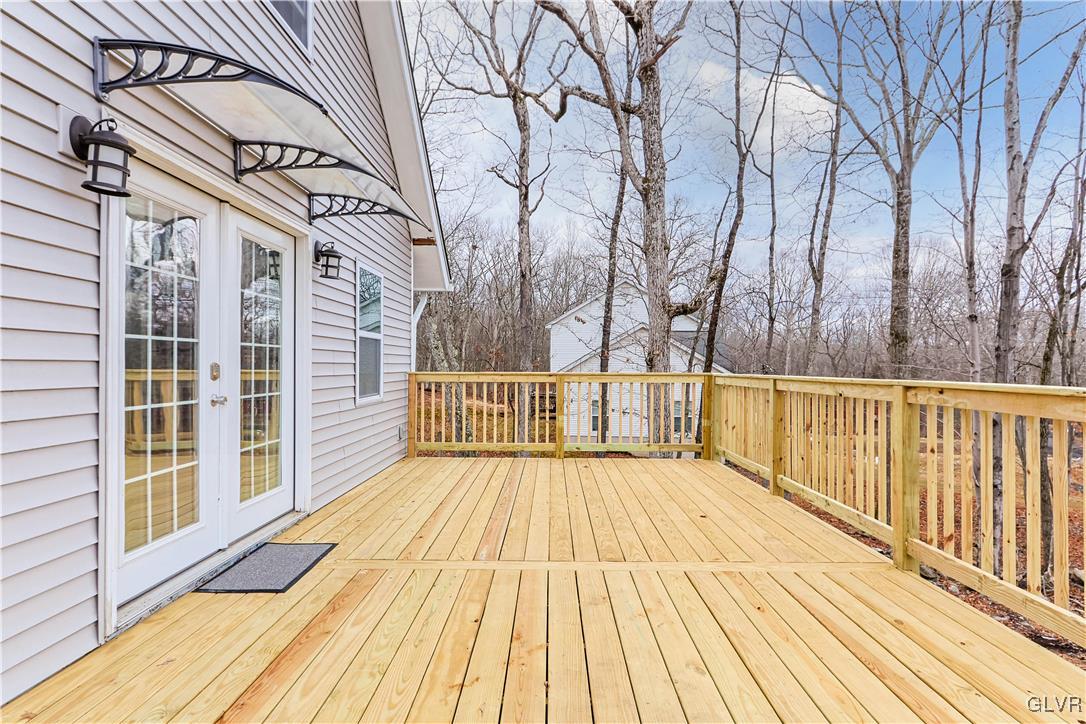 112 Sparrow Loop Bushkill, PA 18324 - Photo 6 of 35 Gallery Image 6