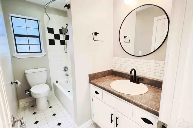 $1,700 | 2460 Black Oak Trail, Pensacola, FL 32526