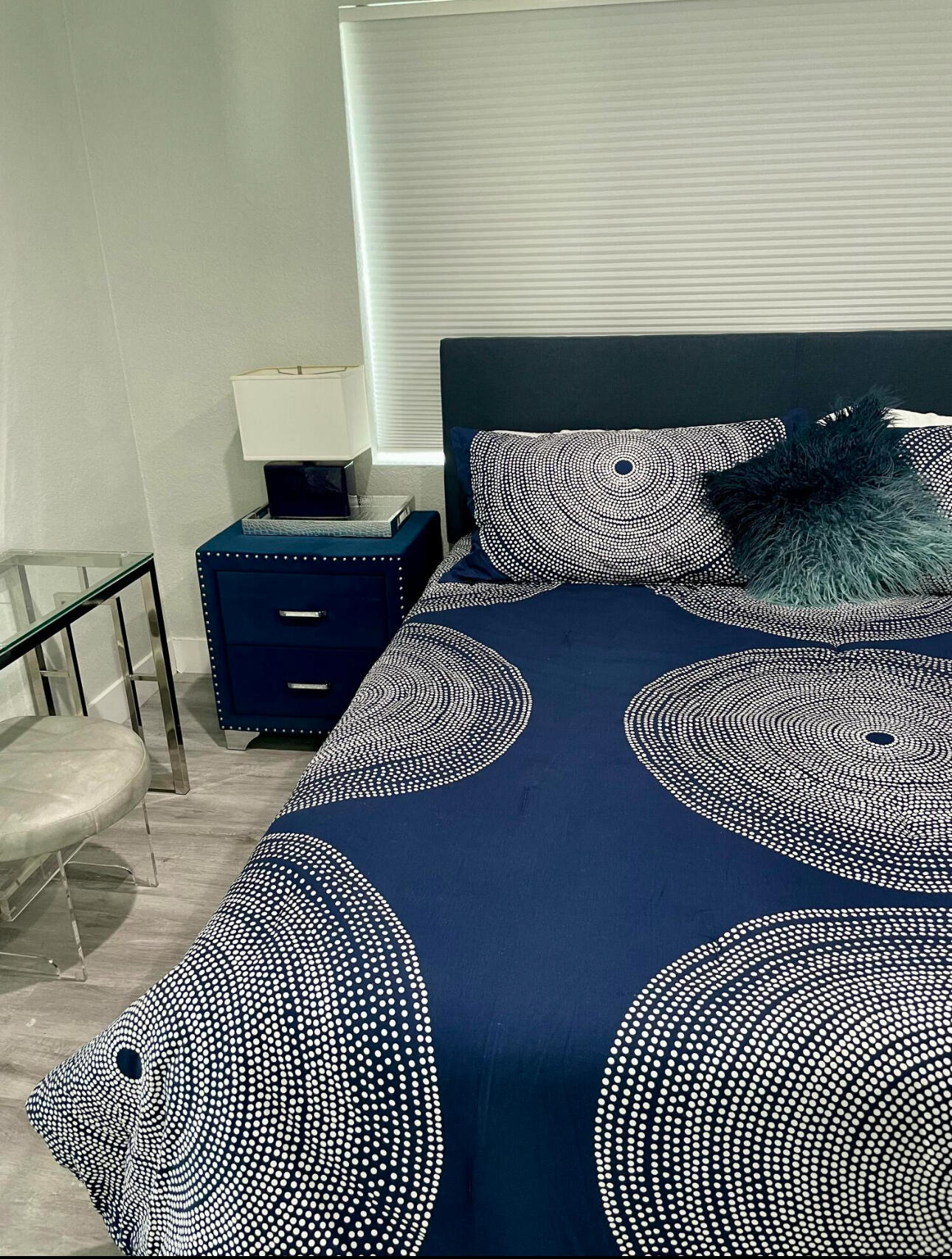 615 Southwest 9th Street Fort Lauderdale, FL 33315 - Photo 10 of 20 a living room with furniture and a couch