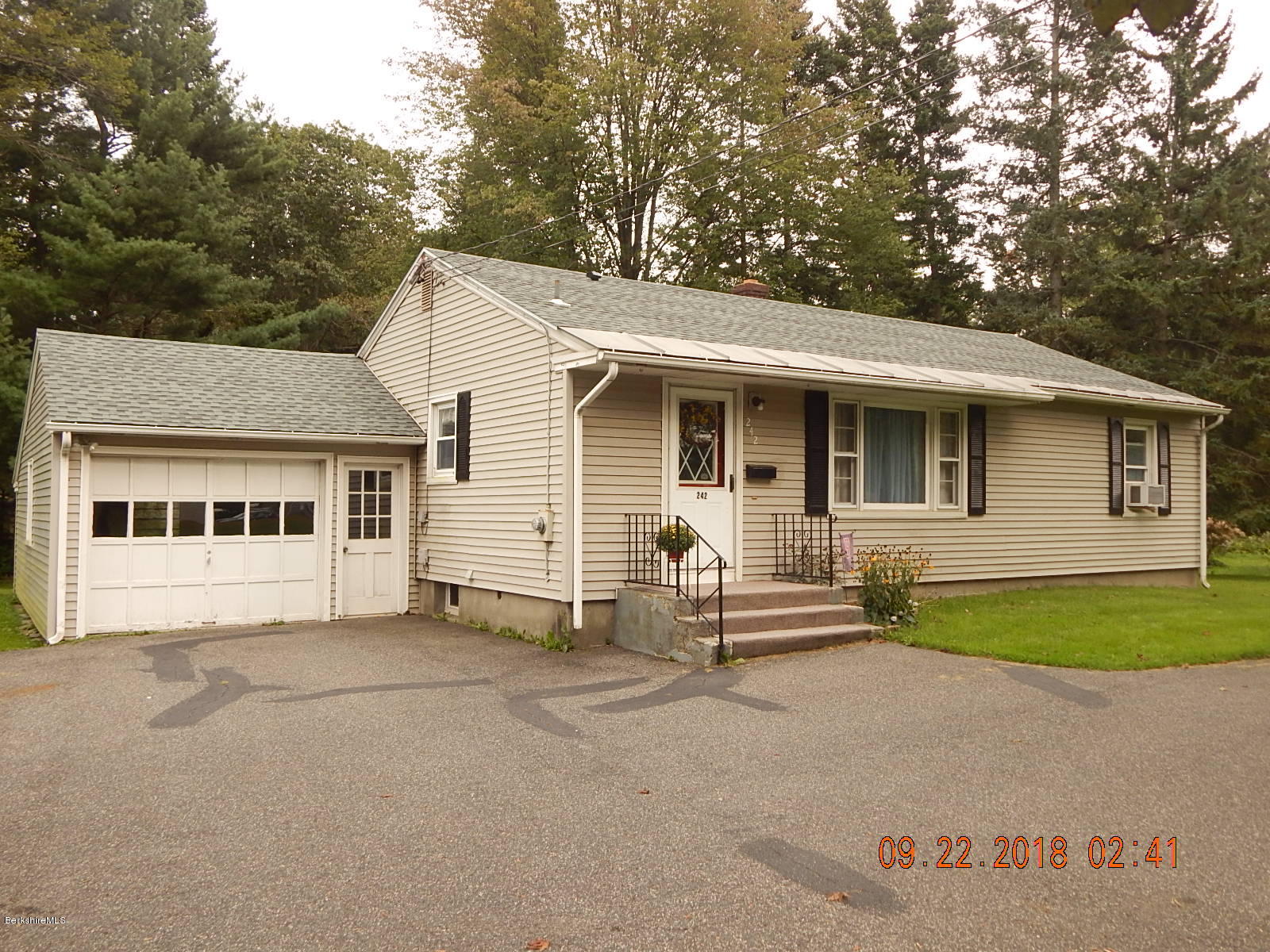 242 Cheshire Road Pittsfield, MA 01201 - Photo 20 of 20 Front of home/garage