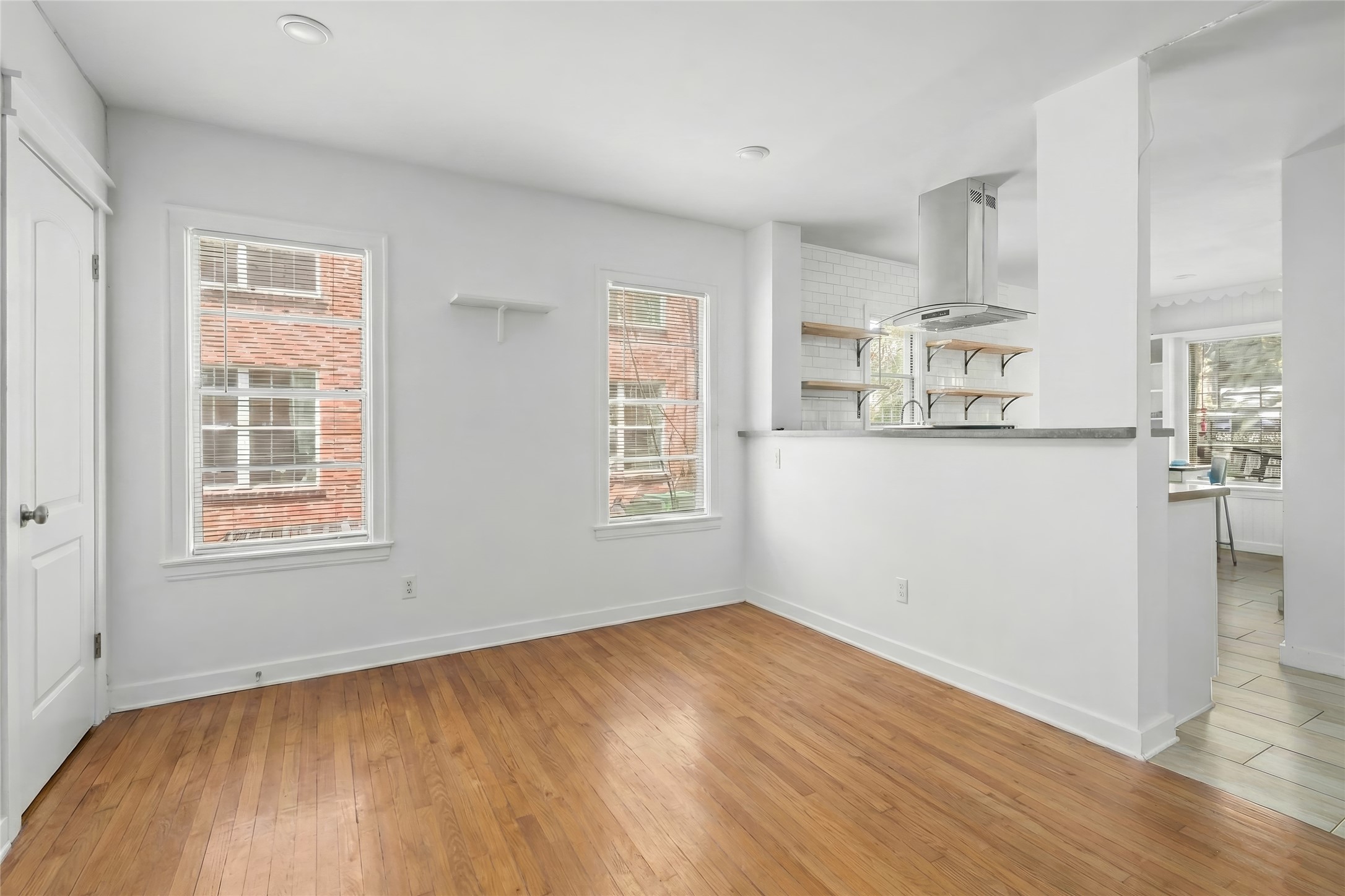 1740 Wroxton Court Houston, TX 77005 - Photo 5 of 29