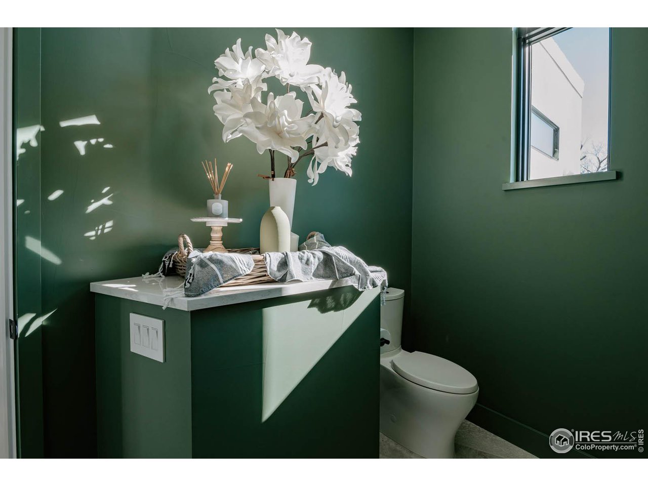 1175 Georgetown Road Boulder, CO 80305 - Photo 29 of 40 Tasteful Powder Room