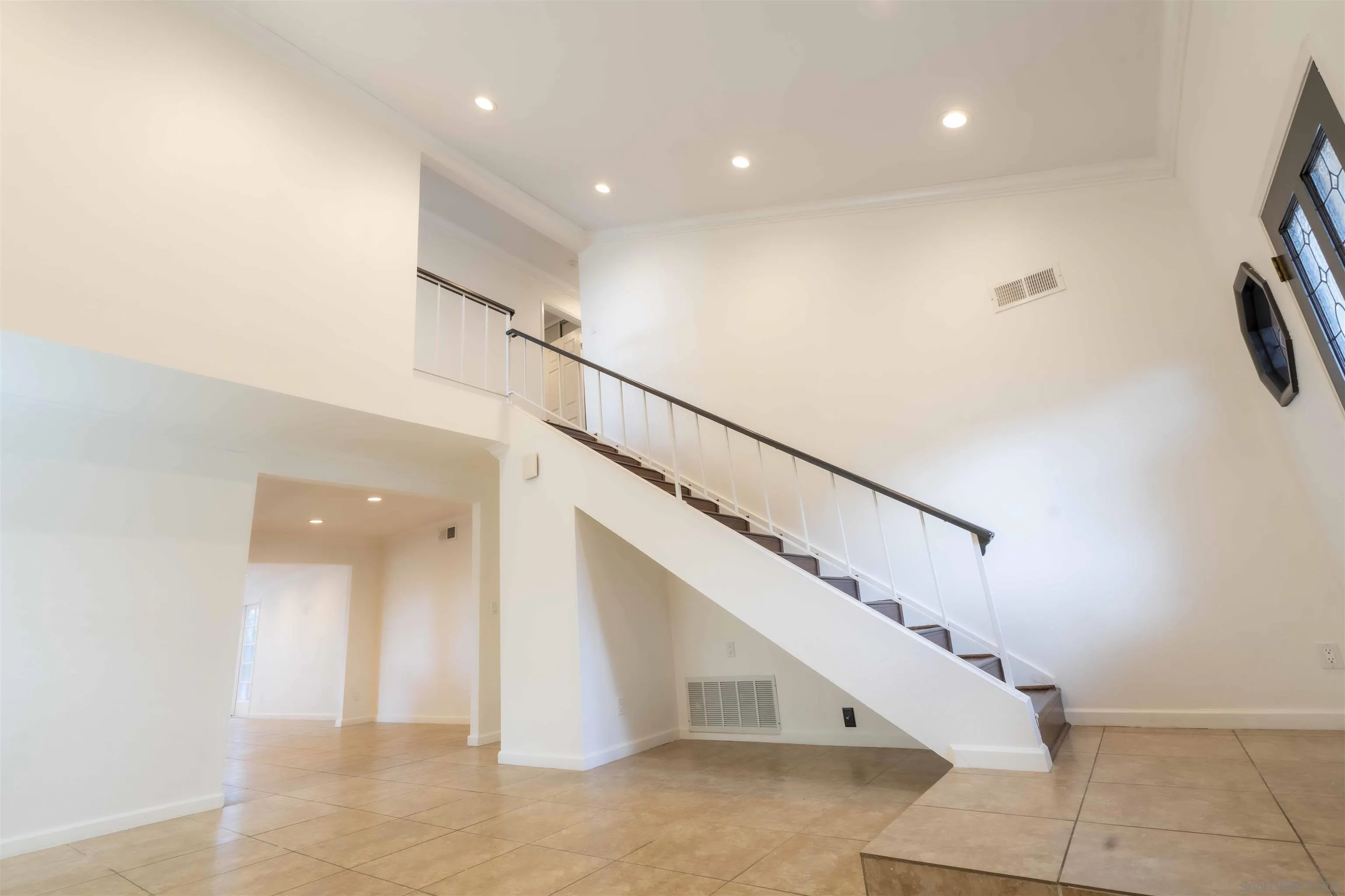 10858 Buggywhip Drive Spring Valley, CA 91978 - Photo 24 of 51 a view of entryway and hall