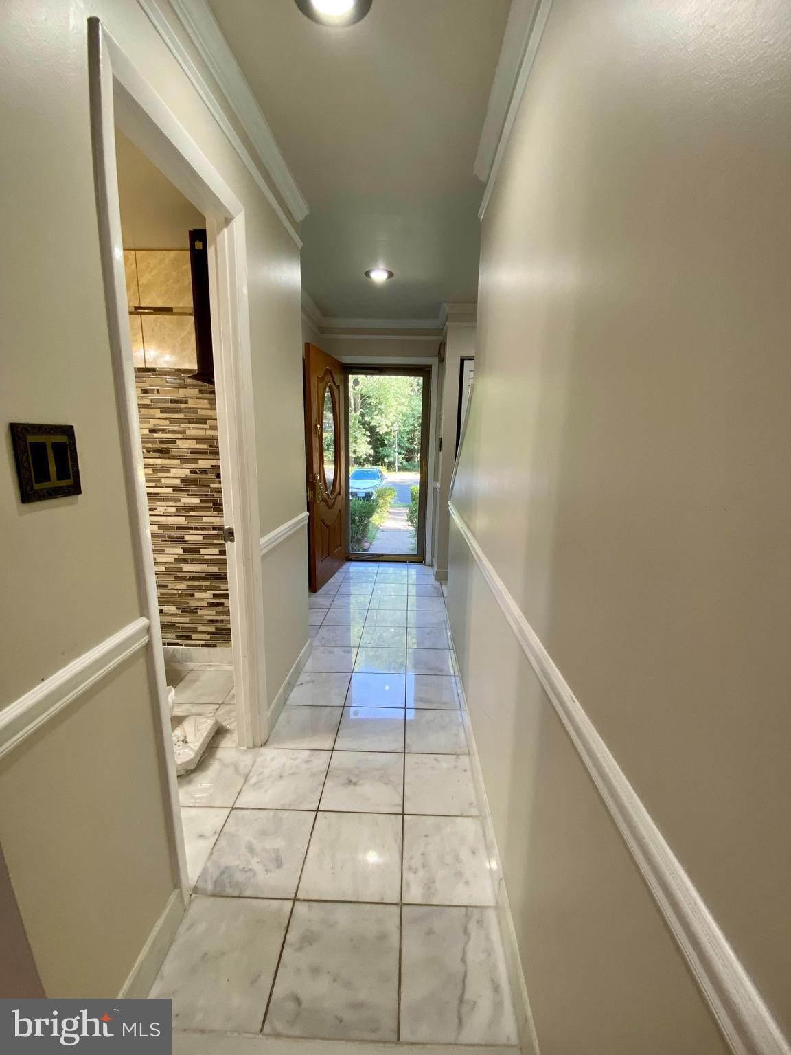 8852 Cork County Court Springfield, VA 22152 - Photo 9 of 31