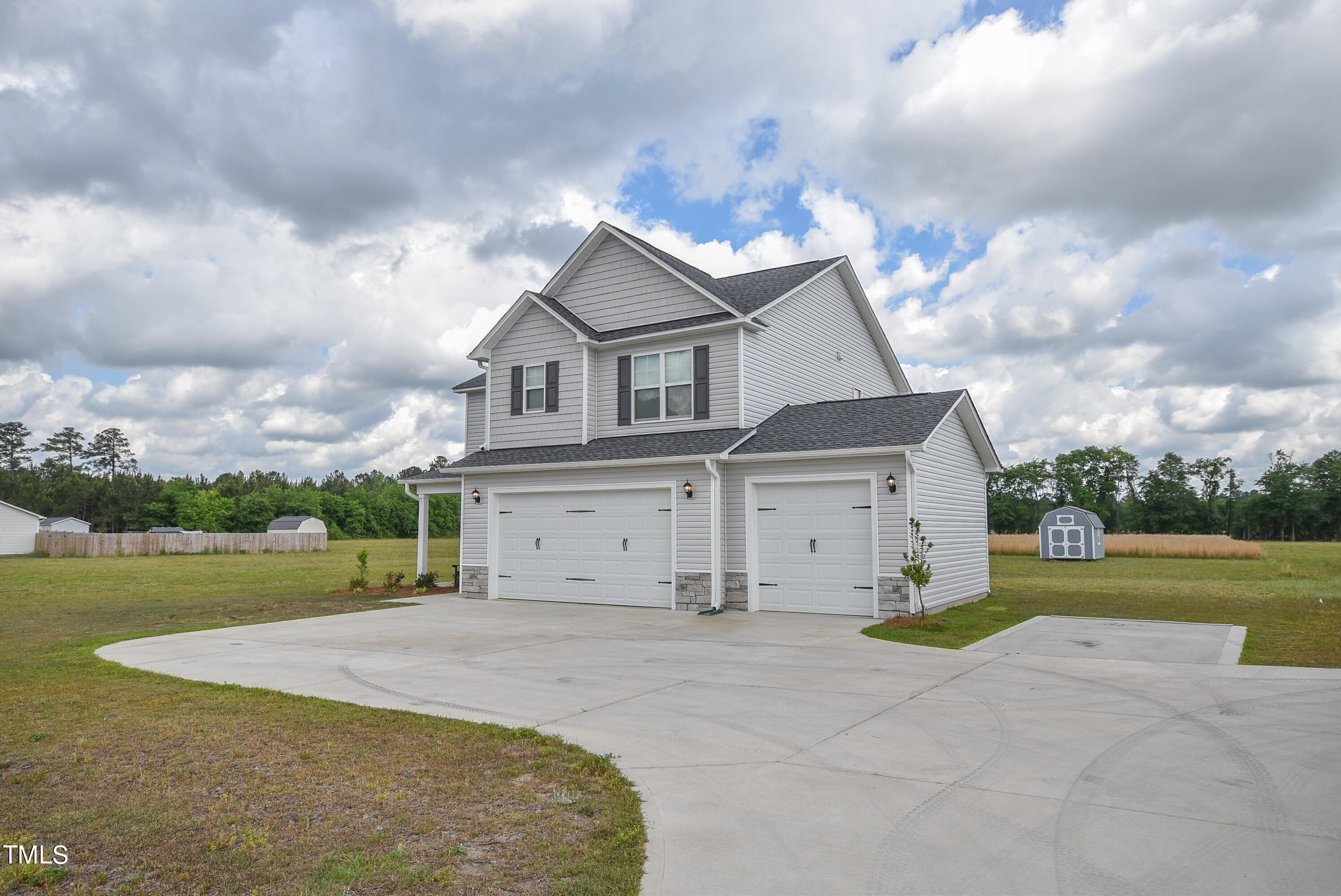 2102 Josey Williams Road Erwin, NC 28339 - Photo 27 of 31 Garage and Parking Pad