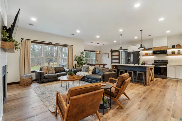 $749,000 | 59 East Riverside Road, Esko, MN 55733