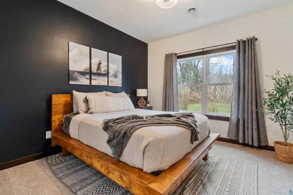 $749,000 | 59 East Riverside Road, Esko, MN 55733