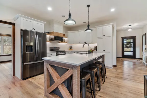 $749,000 | 59 East Riverside Road, Esko, MN 55733