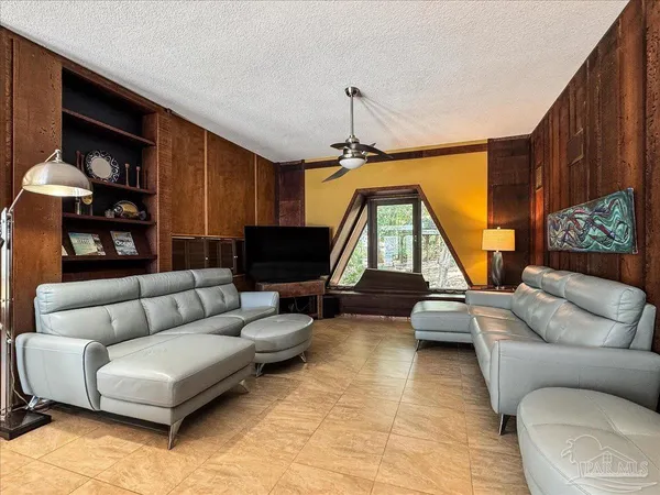 $3,250,000 | 320 North Sunset Boulevard, Gulf Breeze, FL 32561