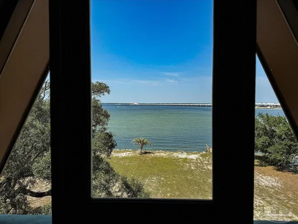 $3,250,000 | 320 North Sunset Boulevard, Gulf Breeze, FL 32561