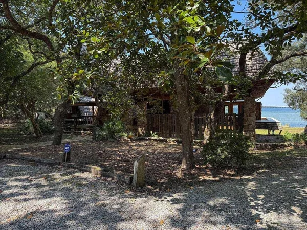 $3,250,000 | 320 North Sunset Boulevard, Gulf Breeze, FL 32561