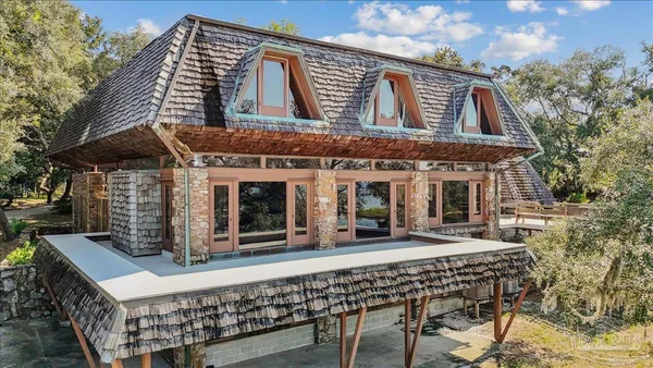 $3,250,000 | 320 North Sunset Boulevard, Gulf Breeze, FL 32561