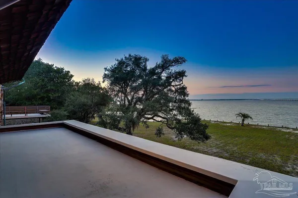 $3,250,000 | 320 North Sunset Boulevard, Gulf Breeze, FL 32561