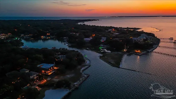 $3,250,000 | 320 North Sunset Boulevard, Gulf Breeze, FL 32561