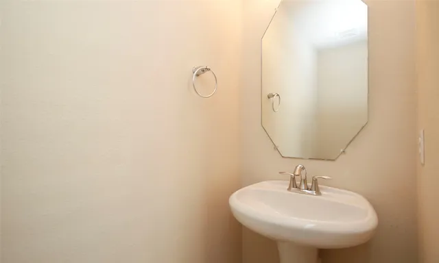 $2,000 | 14 Bowerbank Court, Magnolia, TX 77354