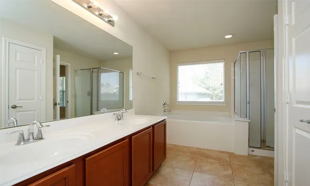 $2,000 | 14 Bowerbank Court, Magnolia, TX 77354