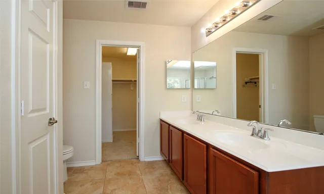 $2,000 | 14 Bowerbank Court, Magnolia, TX 77354